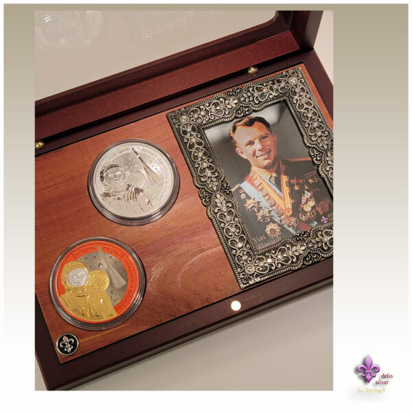 Gagarin coins presentation Case